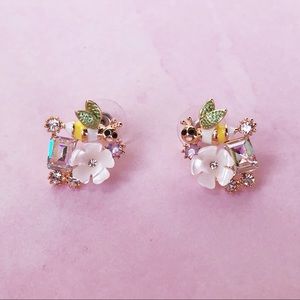 Bee on Flowers Earrings 🐝 🌺